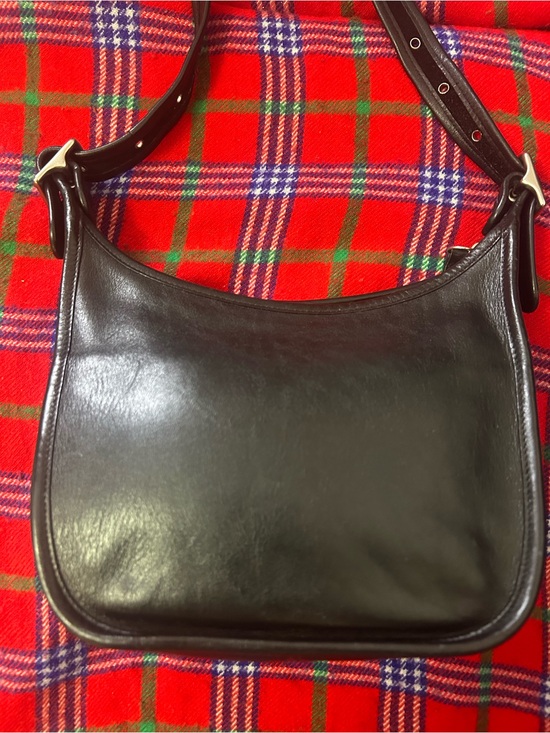 Coach Handbags - Coach Vintage Black Leather Crossbody Bag